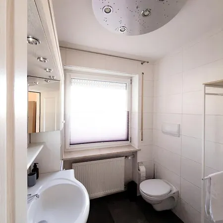 Team Haus -6zimmer 12betten Parkplaetze Grillen Terrasse Balkone Schnell Nach Augsburg Und Muenchen Apartament *