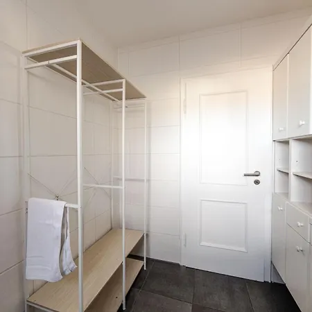 Team Haus -6zimmer 12betten Parkplaetze Grillen Terrasse Balkone Schnell Nach Augsburg Und Muenchen Apartament *
