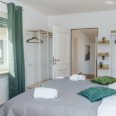 Team Haus -6zimmer 12betten Parkplaetze Grillen Terrasse Balkone Schnell Nach Augsburg Und Muenchen Mering