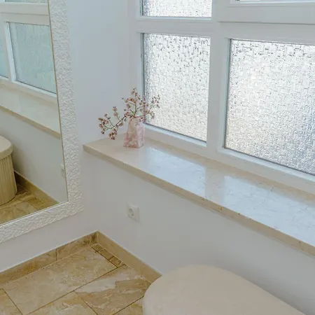 Apartament Team Haus -6zimmer 12betten Parkplaetze Grillen Terrasse Balkone Schnell Nach Augsburg Und Muenchen Mering