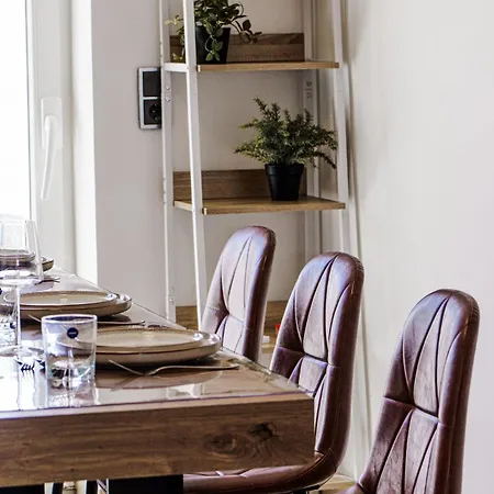 Team Haus -6zimmer 12betten Parkplaetze Grillen Terrasse Balkone Schnell Nach Augsburg Und Muenchen *