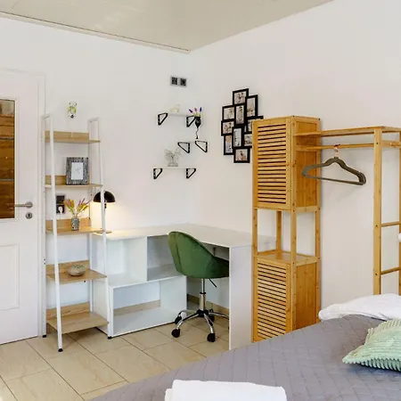Team Haus -6zimmer 12betten Parkplaetze Grillen Terrasse Balkone Schnell Nach Augsburg Und Muenchen Apartament