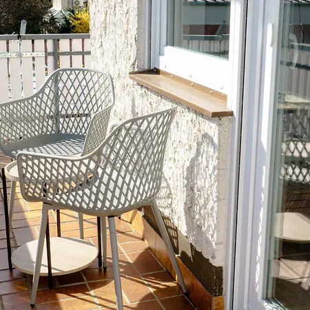 Team Haus -6zimmer 12betten Parkplaetze Grillen Terrasse Balkone Schnell Nach Augsburg Und Muenchen Apartment *