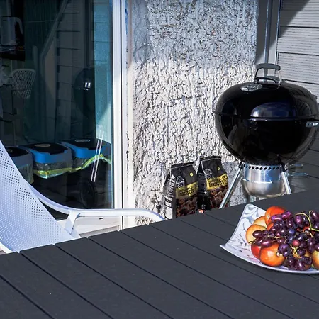 Apartament Team Haus -6zimmer 12betten Parkplaetze Grillen Terrasse Balkone Schnell Nach Augsburg Und Muenchen