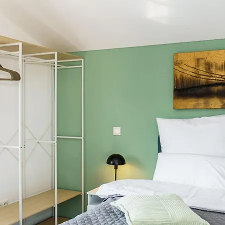 Team Haus -6zimmer 12betten Parkplaetze Grillen Terrasse Balkone Schnell Nach Augsburg Und Muenchen Mering