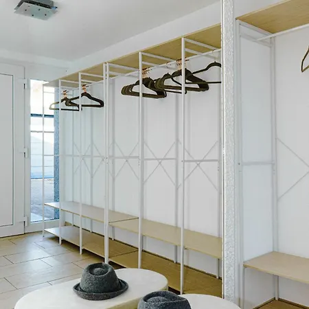 Team Haus -6zimmer 12betten Parkplaetze Grillen Terrasse Balkone Schnell Nach Augsburg Und Muenchen Mering