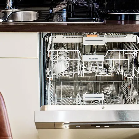 Team Haus -6zimmer 12betten Parkplaetze Grillen Terrasse Balkone Schnell Nach Augsburg Und Muenchen Mering